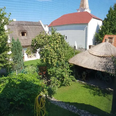 Сasa de vacaciones Authentic Village House Balatonfüred